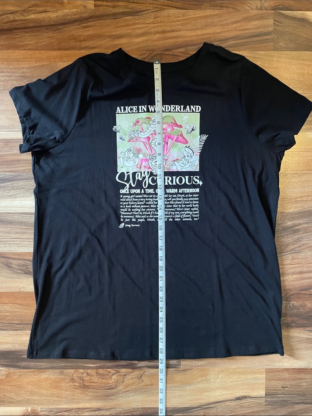 Torrid Disney Alice in Wonderland graphic tee size 2 2x 18 20 - Picture 4 of 5